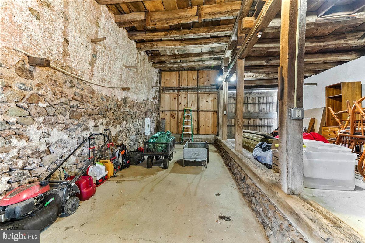 2563 Veronica Drive photo 52