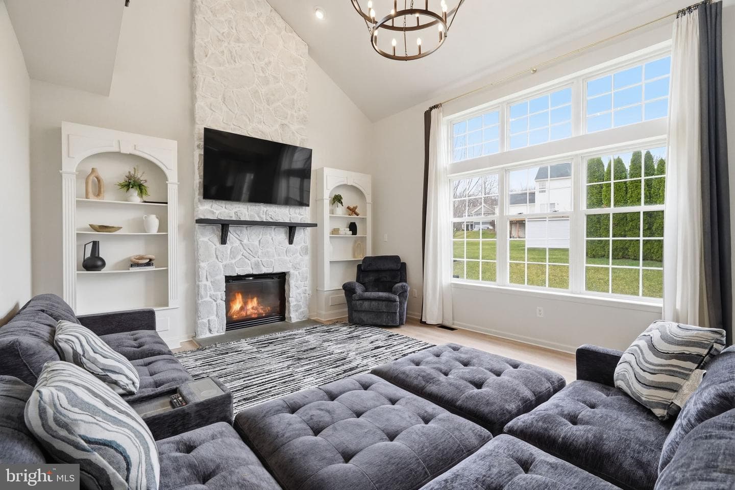 150 Durham Drive photo 4