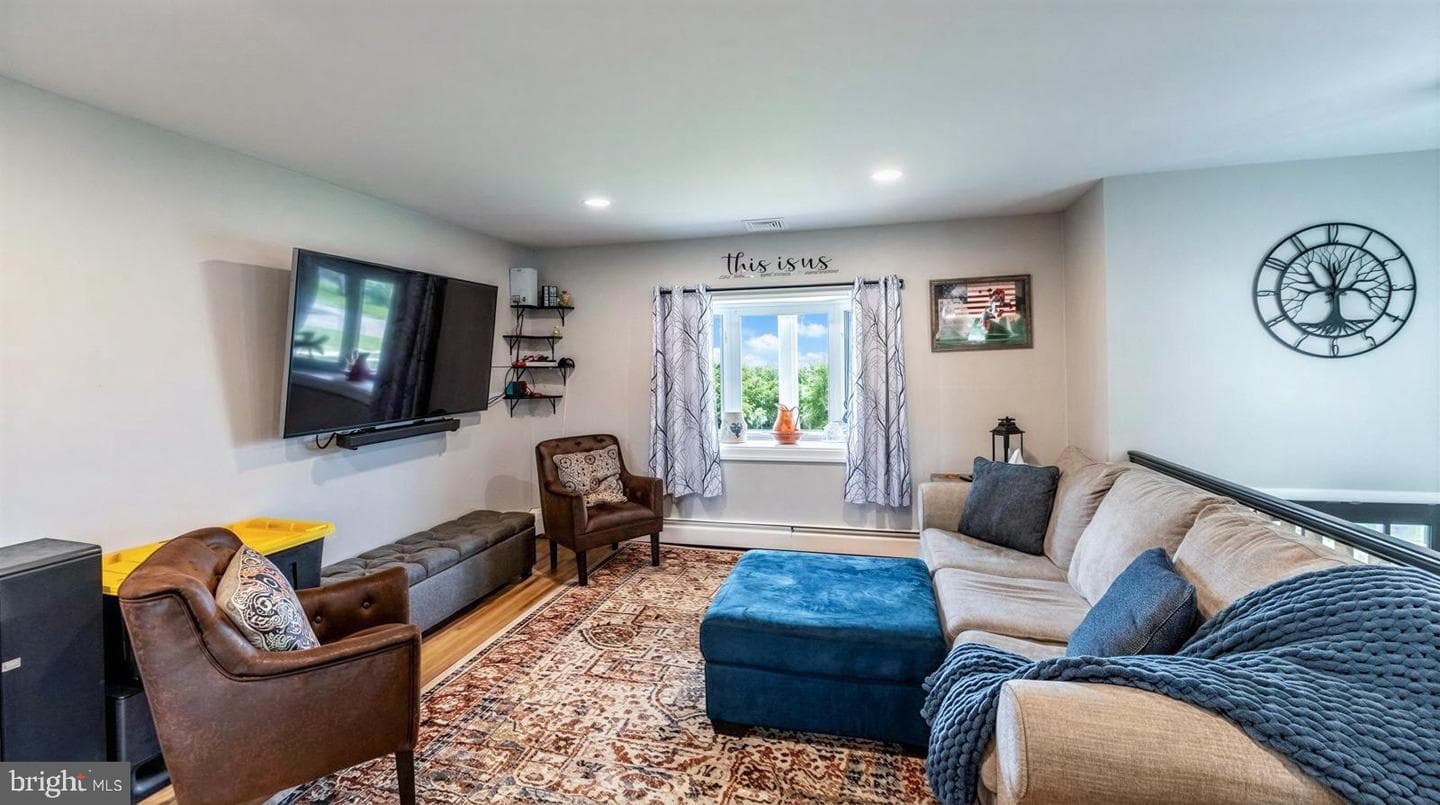 1227 Grandview Circle photo 5
