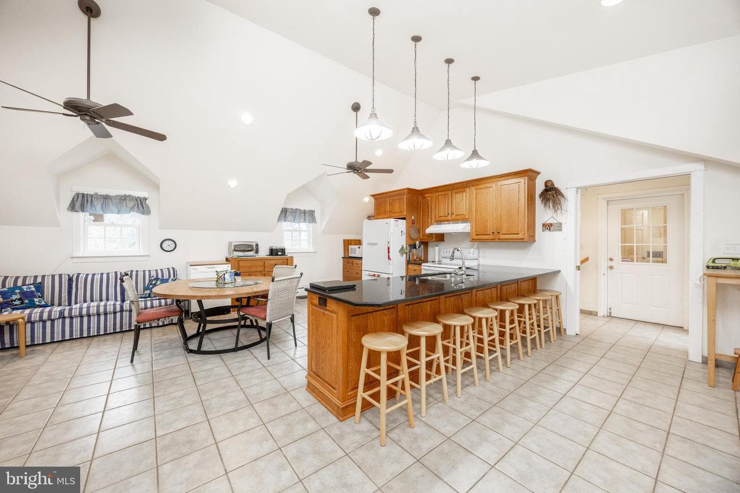 580 Reeds Road photo 51