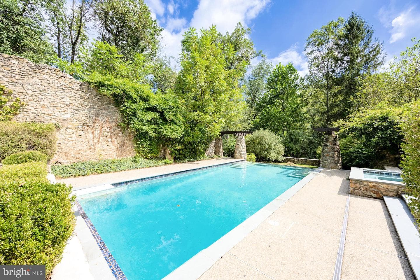 580 Reeds Road photo 69