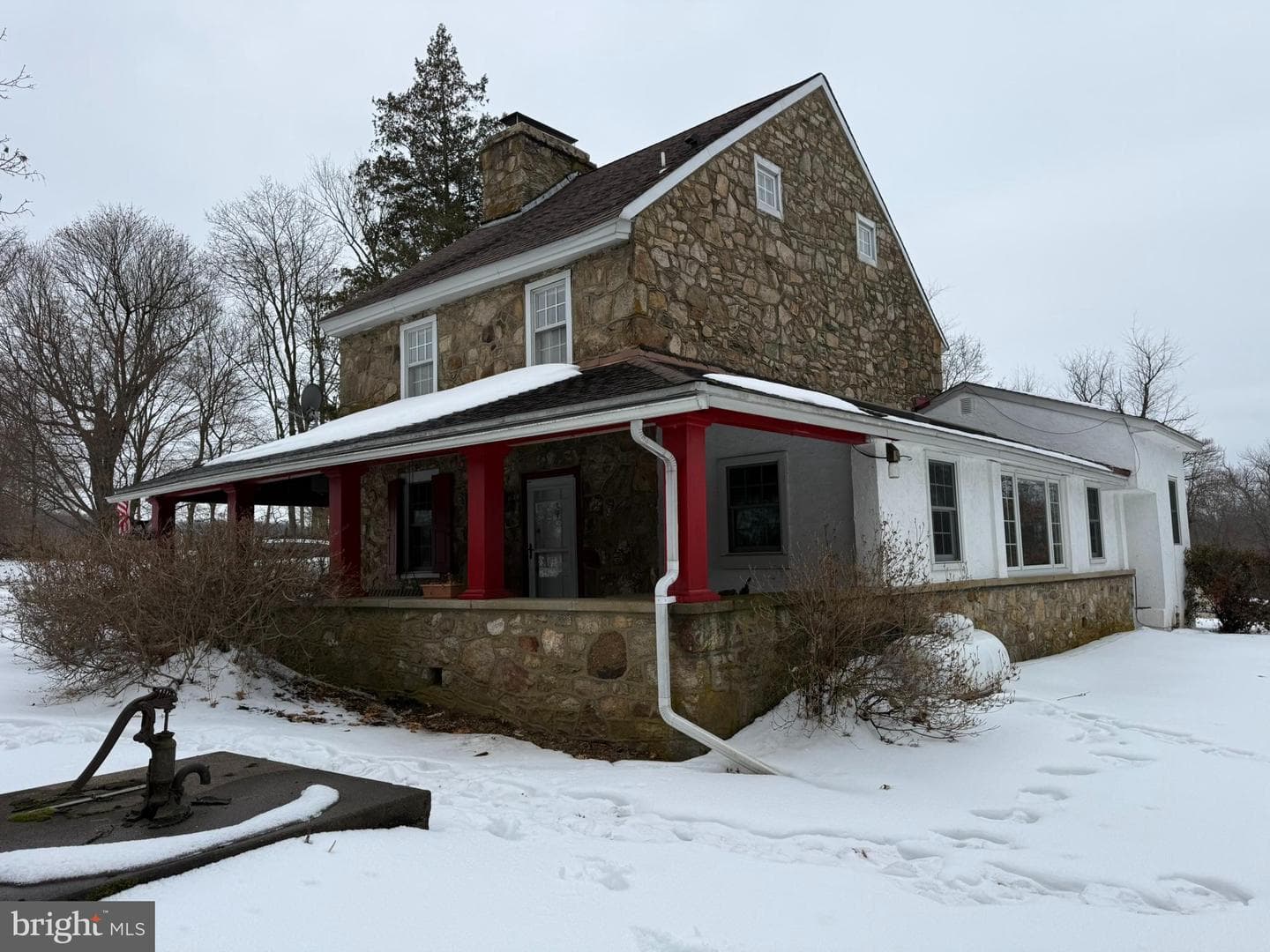 280 Mapleflower Road photo 1