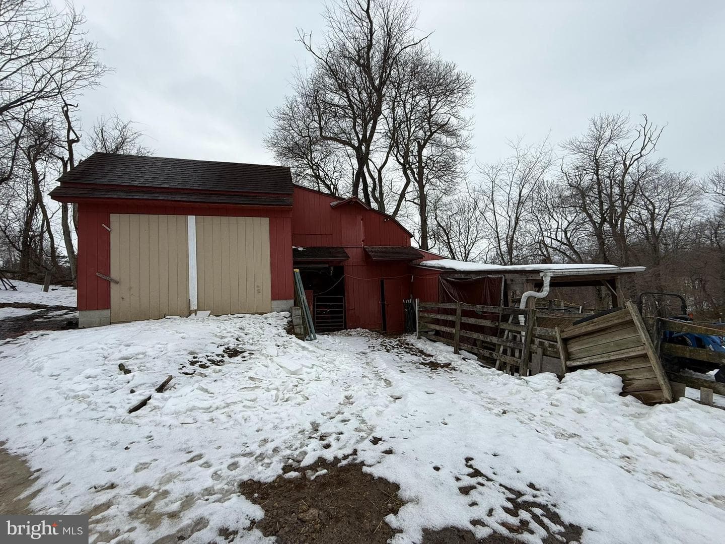 280 Mapleflower Road photo 26