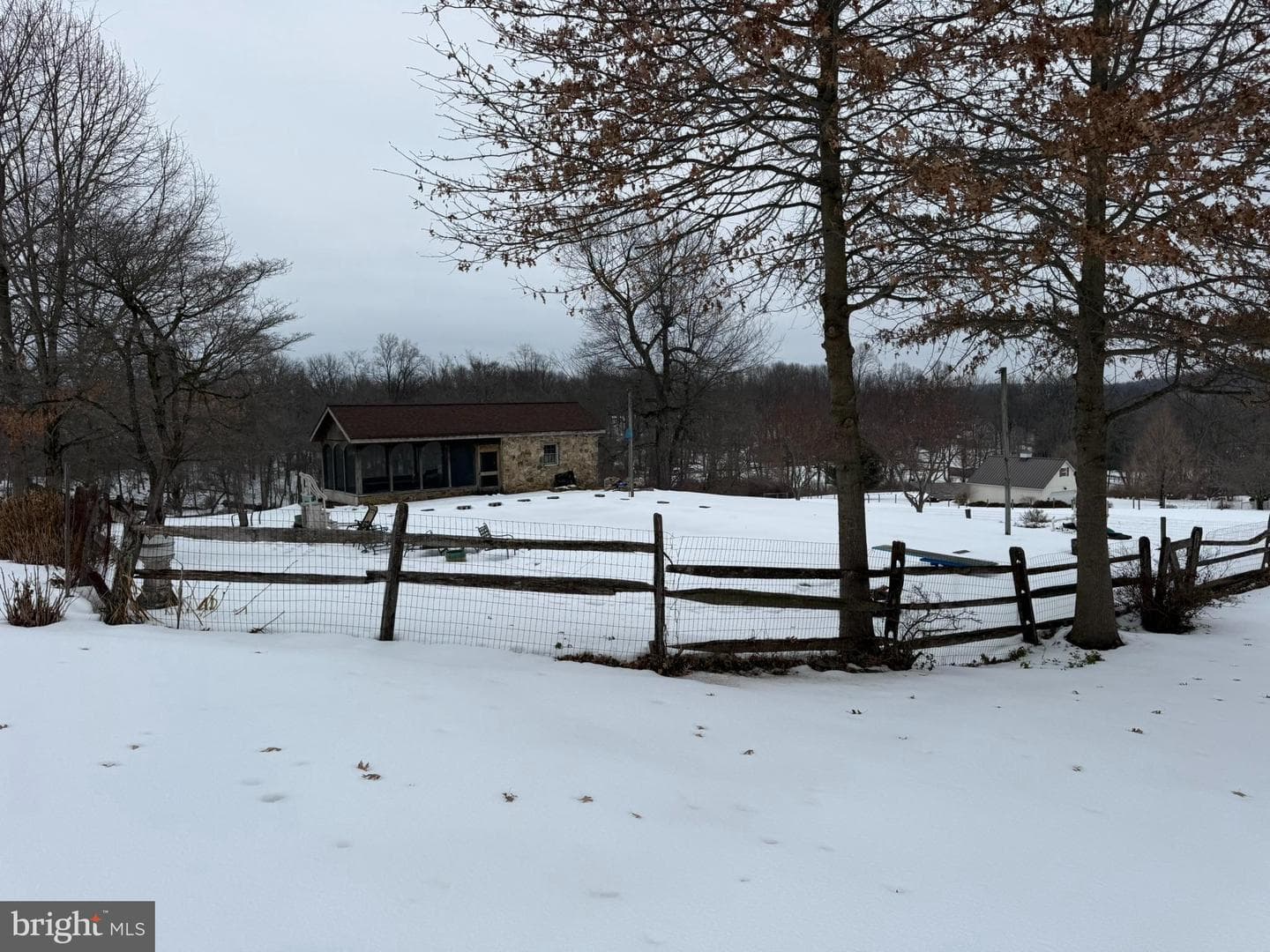 280 Mapleflower Road photo 31