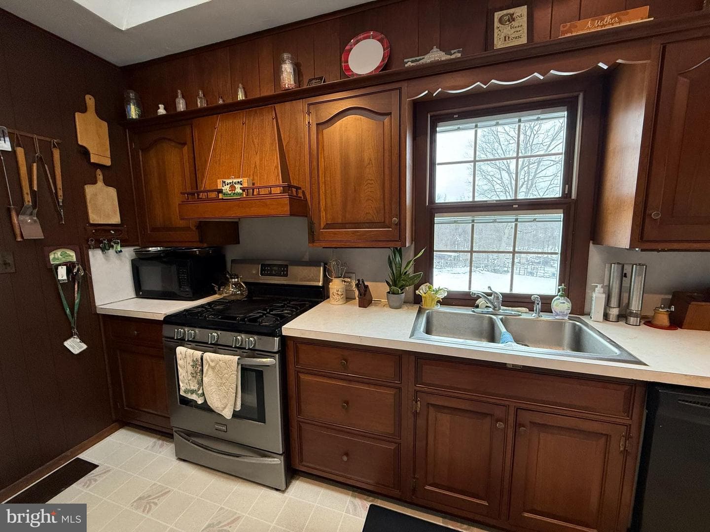 280 Mapleflower Road photo 49
