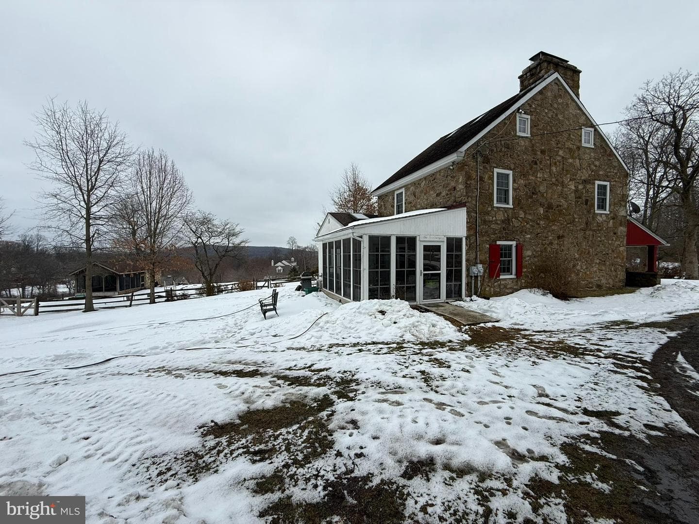 280 Mapleflower Road photo 8