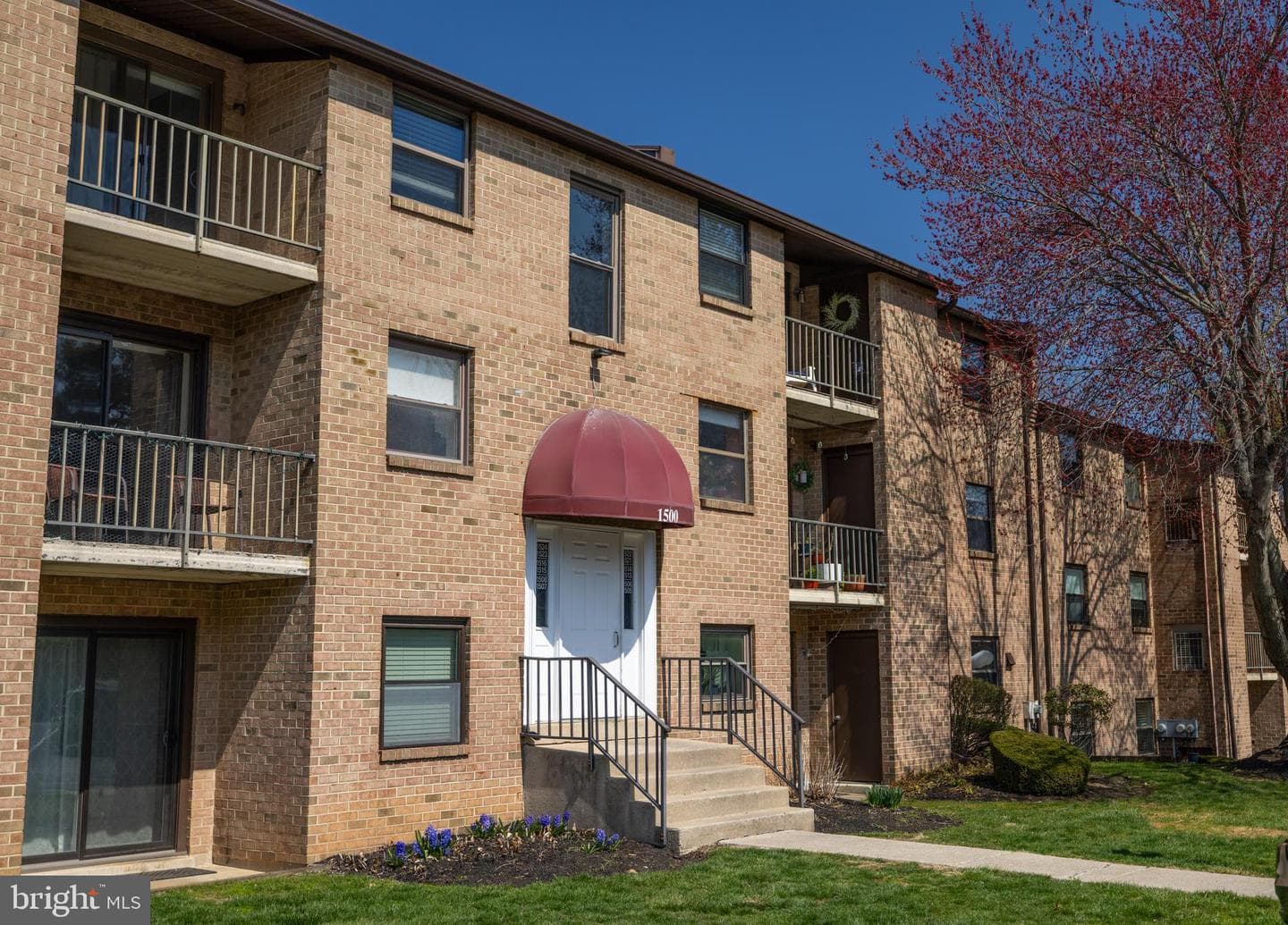 1516 Valley Drive #1516