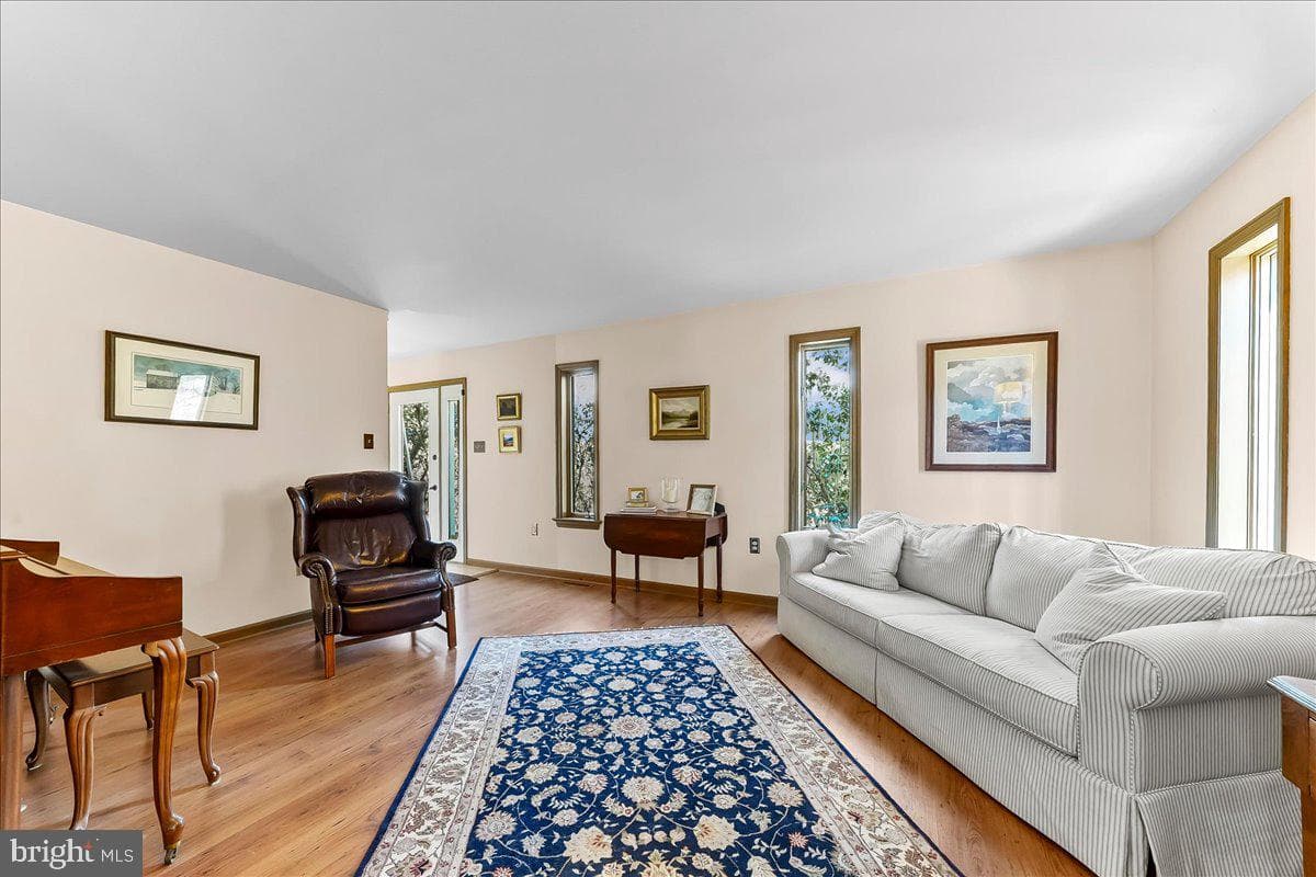 1850 Brooks Road photo 16