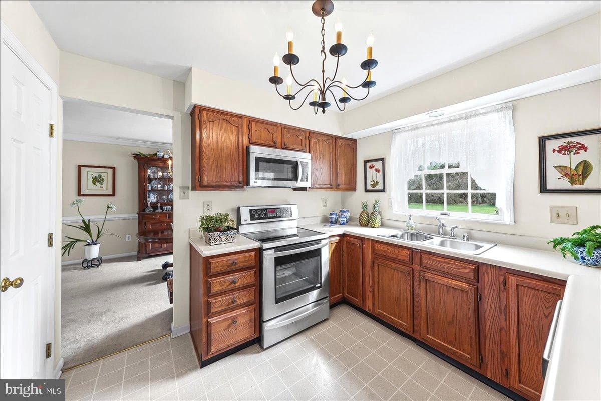 203 Balmoral Circle photo 13