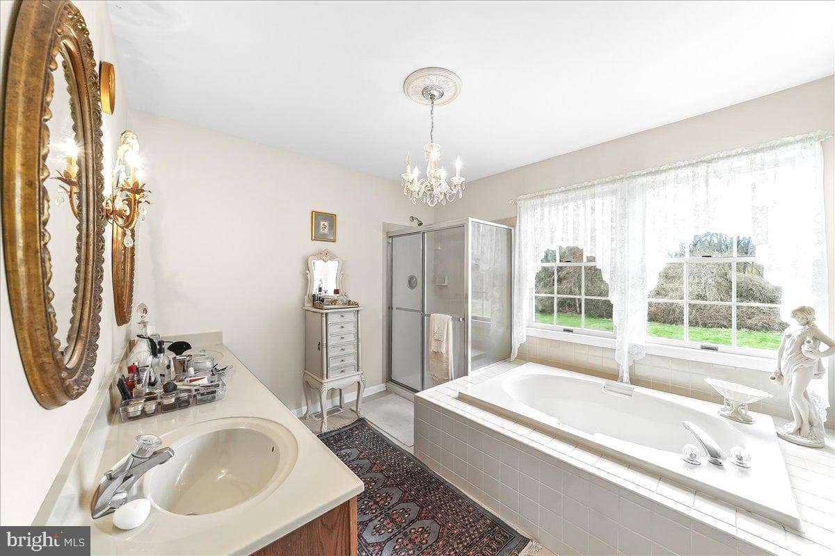 203 Balmoral Circle photo 24