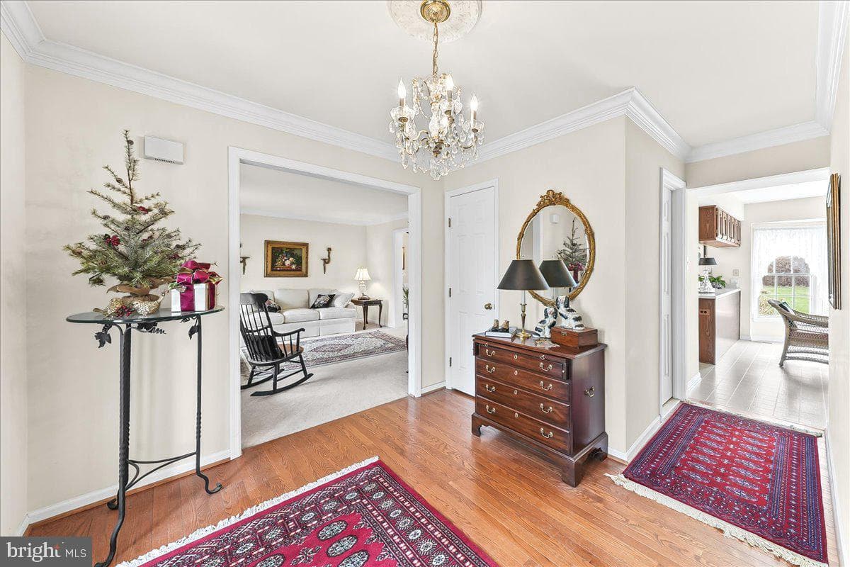 203 Balmoral Circle photo 7