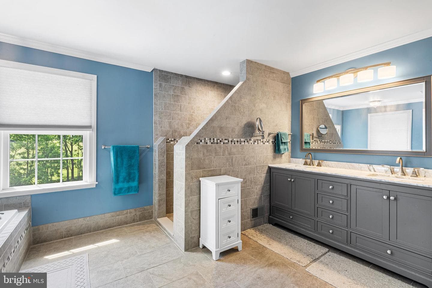 510 Day Spring Ln photo 32