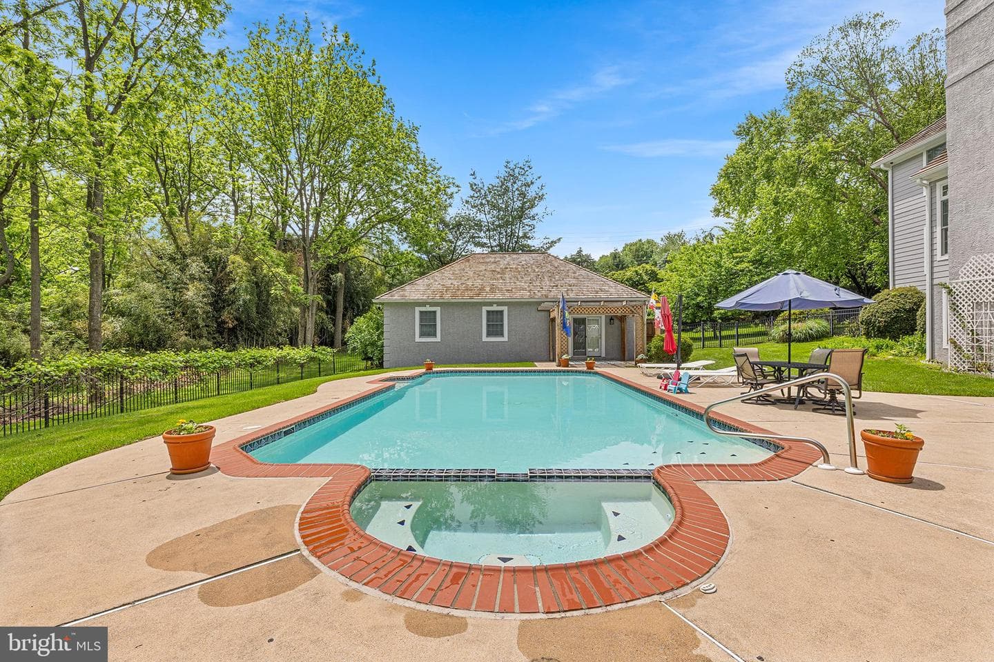 510 Day Spring Ln photo 62
