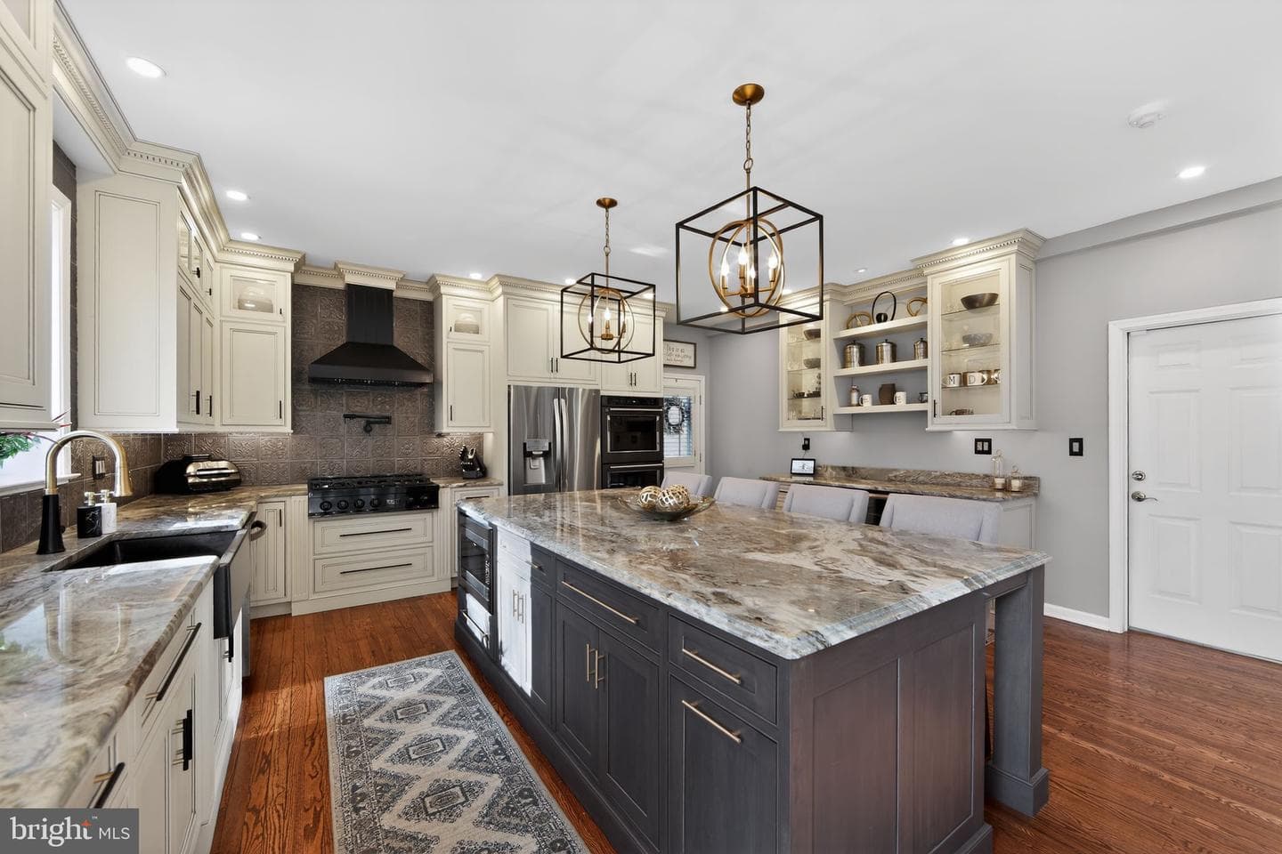 1311 Richmond Place photo 17