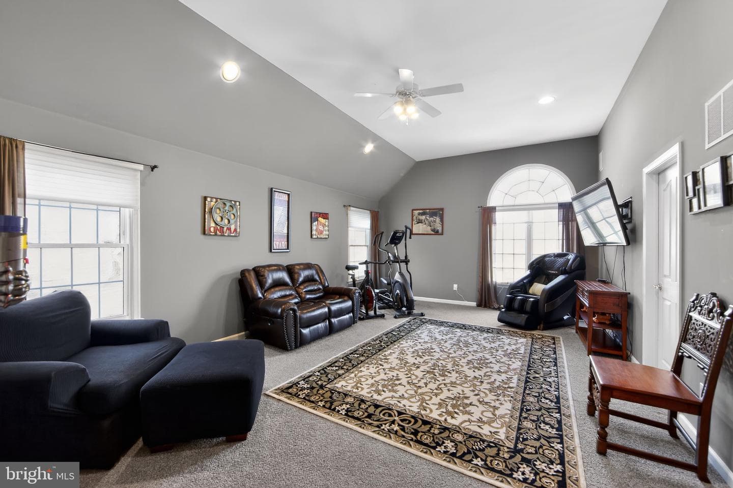 1311 Richmond Place photo 33