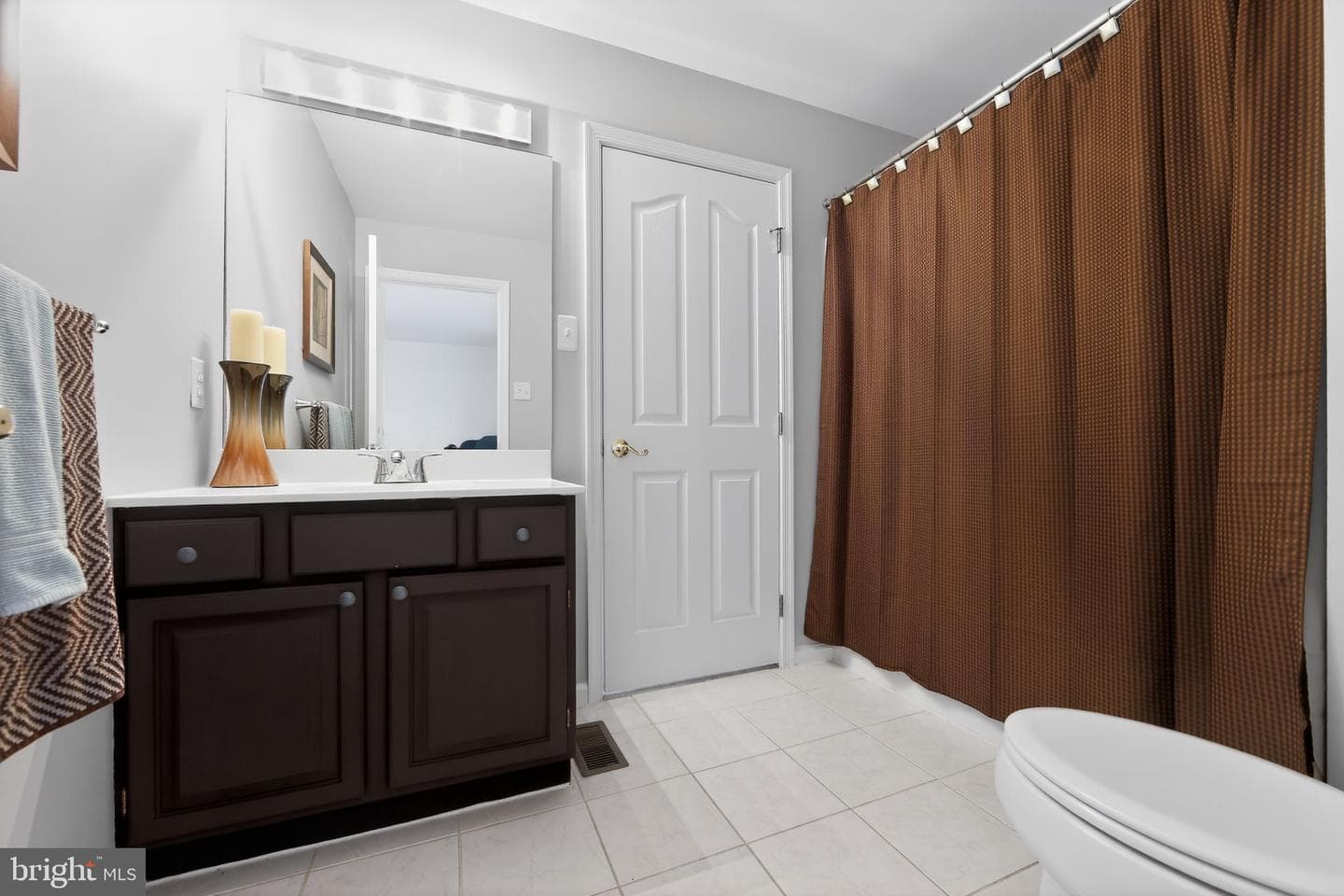 1311 Richmond Place photo 37