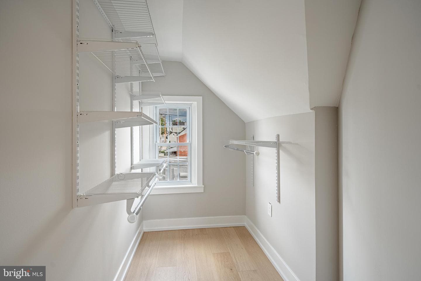 303 W Washington Street photo 34
