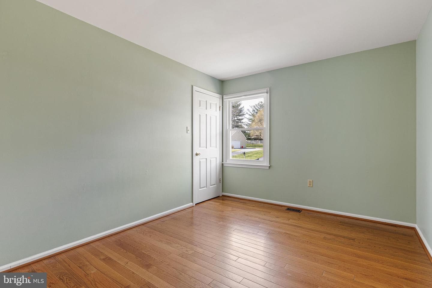 820 Plumtry Drive photo 24