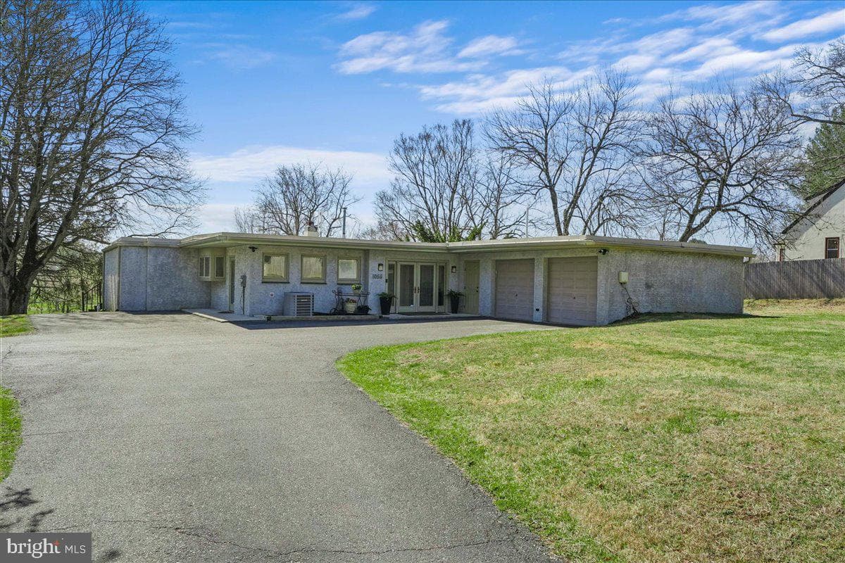 1056 Lenape Road photo 2