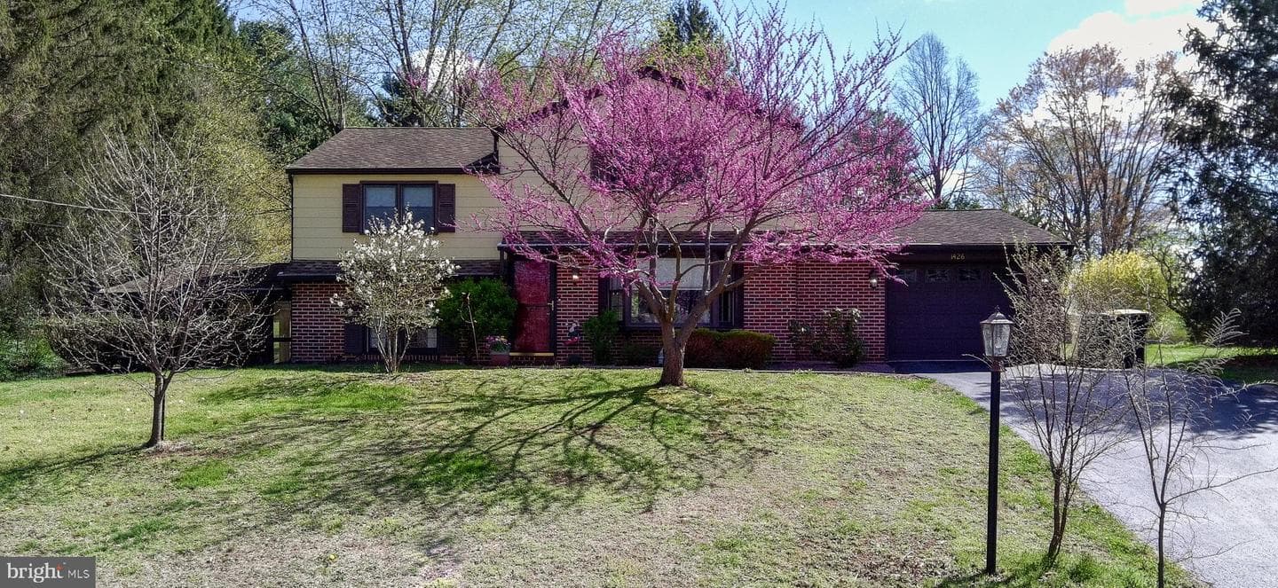 1426 Manorwood Drive photo 2