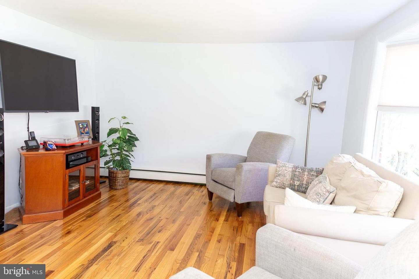 1426 Manorwood Drive photo 4