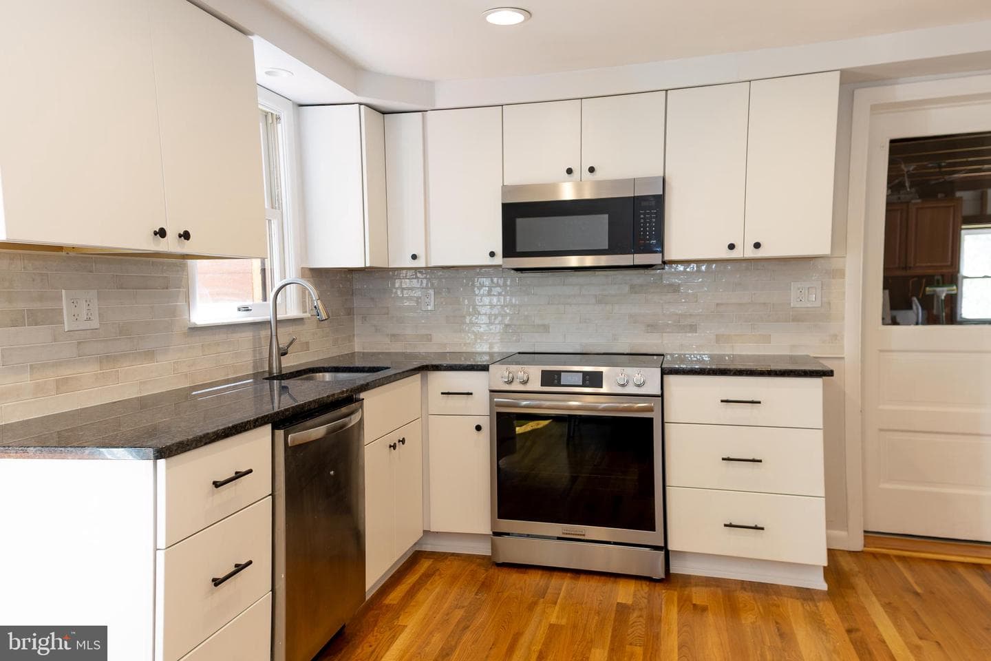 1426 Manorwood Drive photo 8