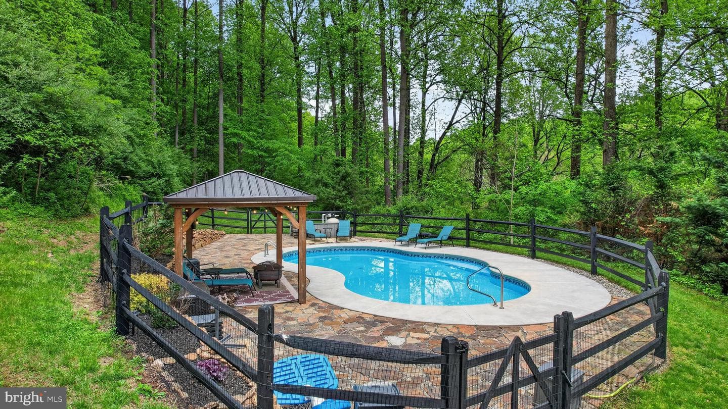 2129 Fairview Road photo 43