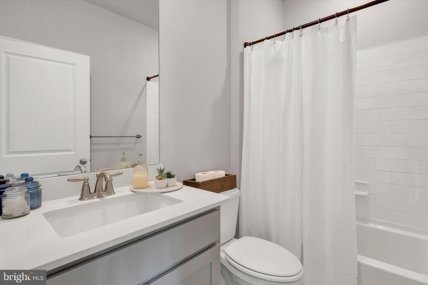 423 Smithworks Boulevard photo 32