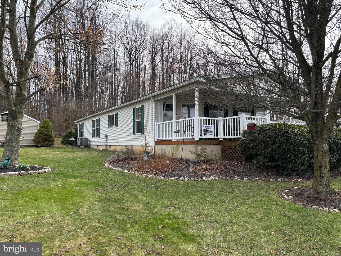 611 Farmland Way photo 2