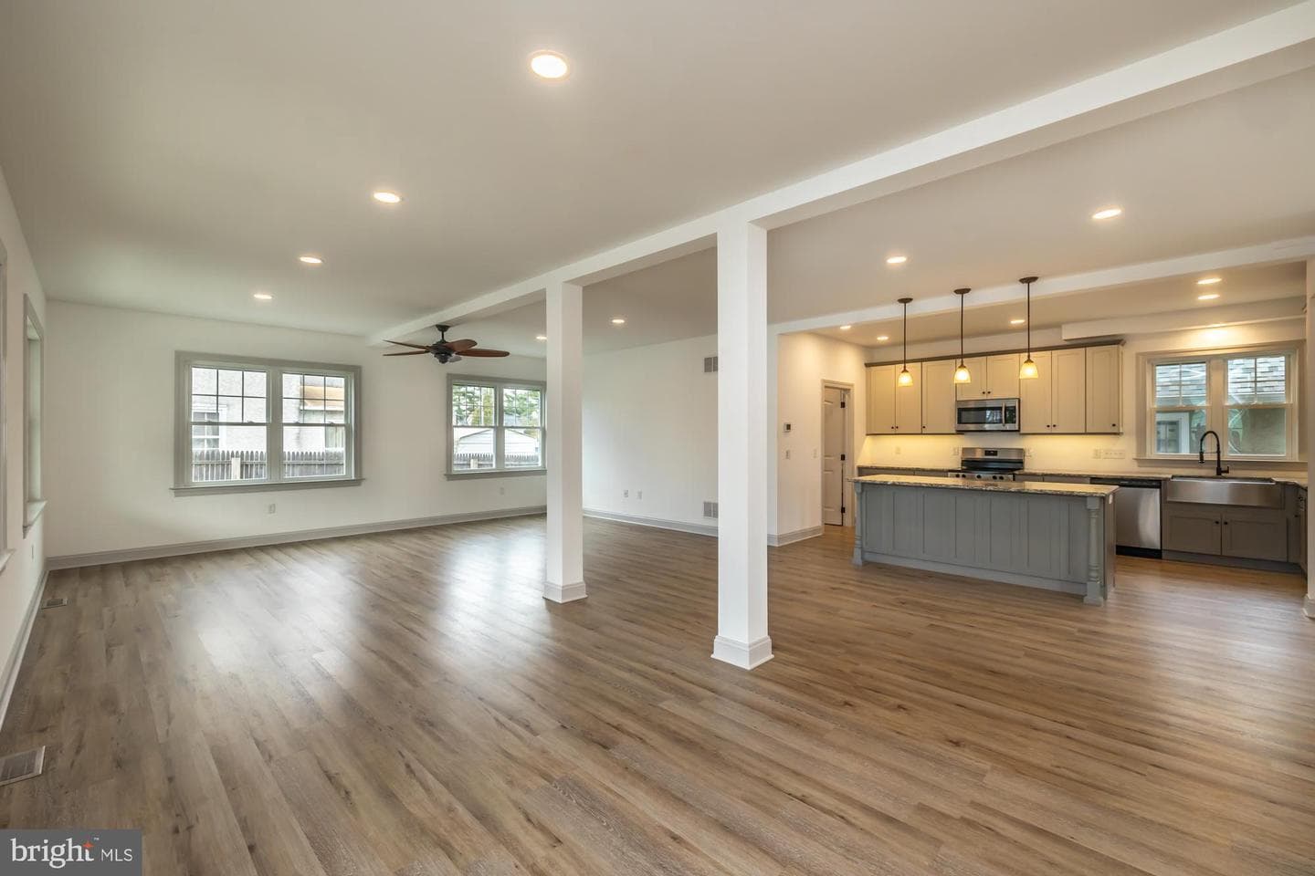 411 James St photo 9