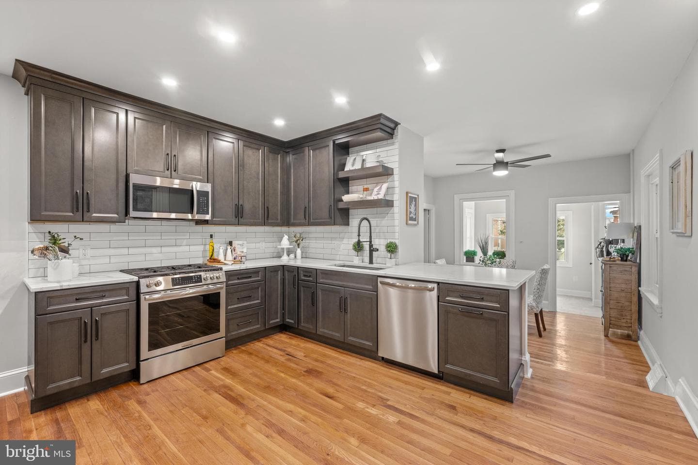 222 W Barnard Street photo 10