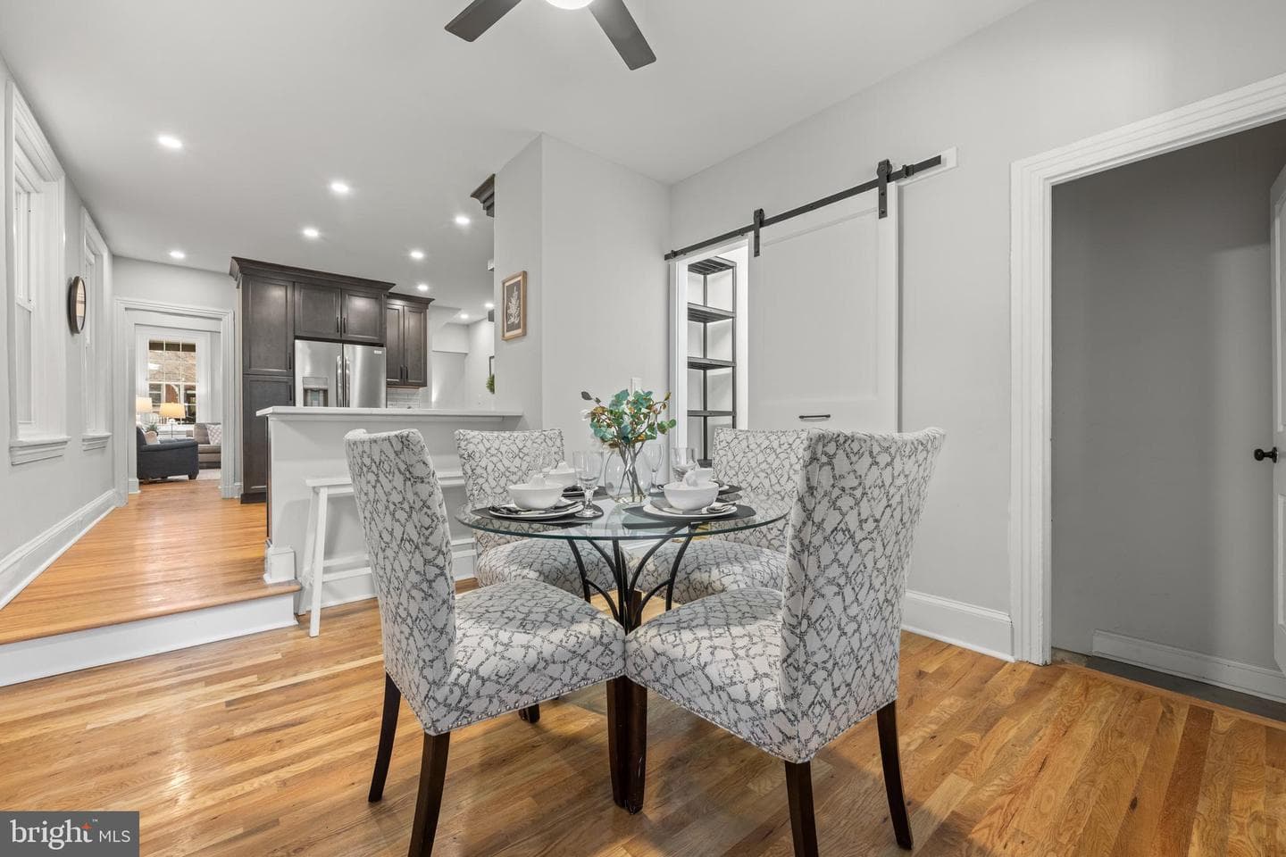 222 W Barnard Street photo 12