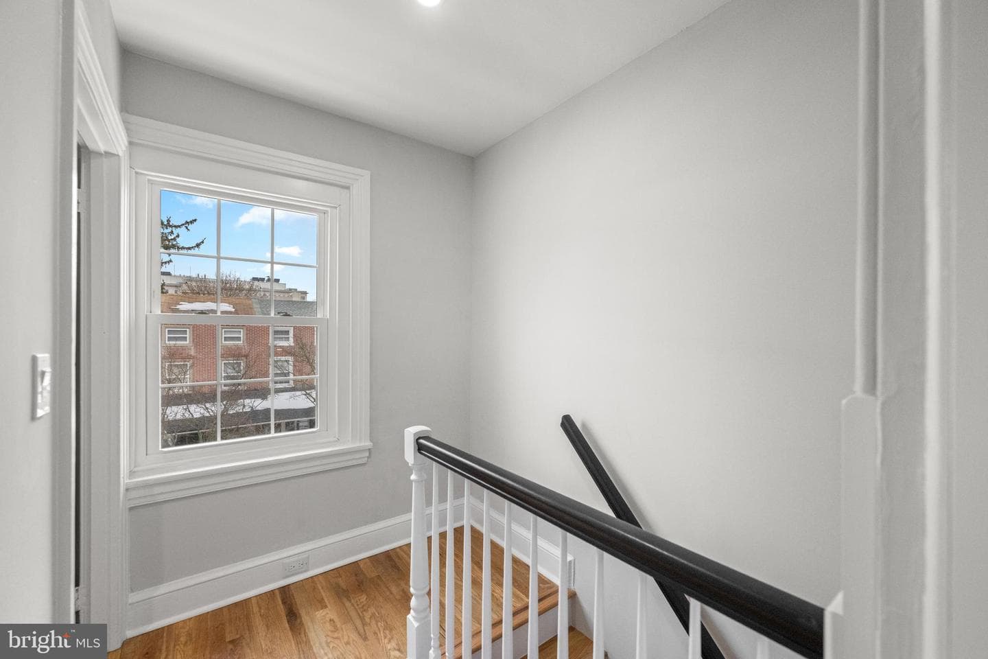 222 W Barnard Street photo 32