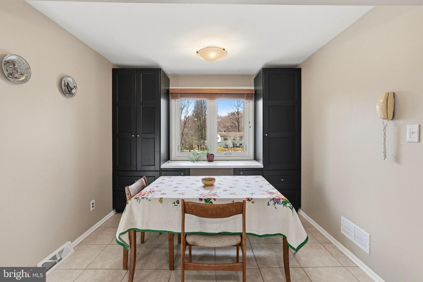 1561 Tanglewood photo 10