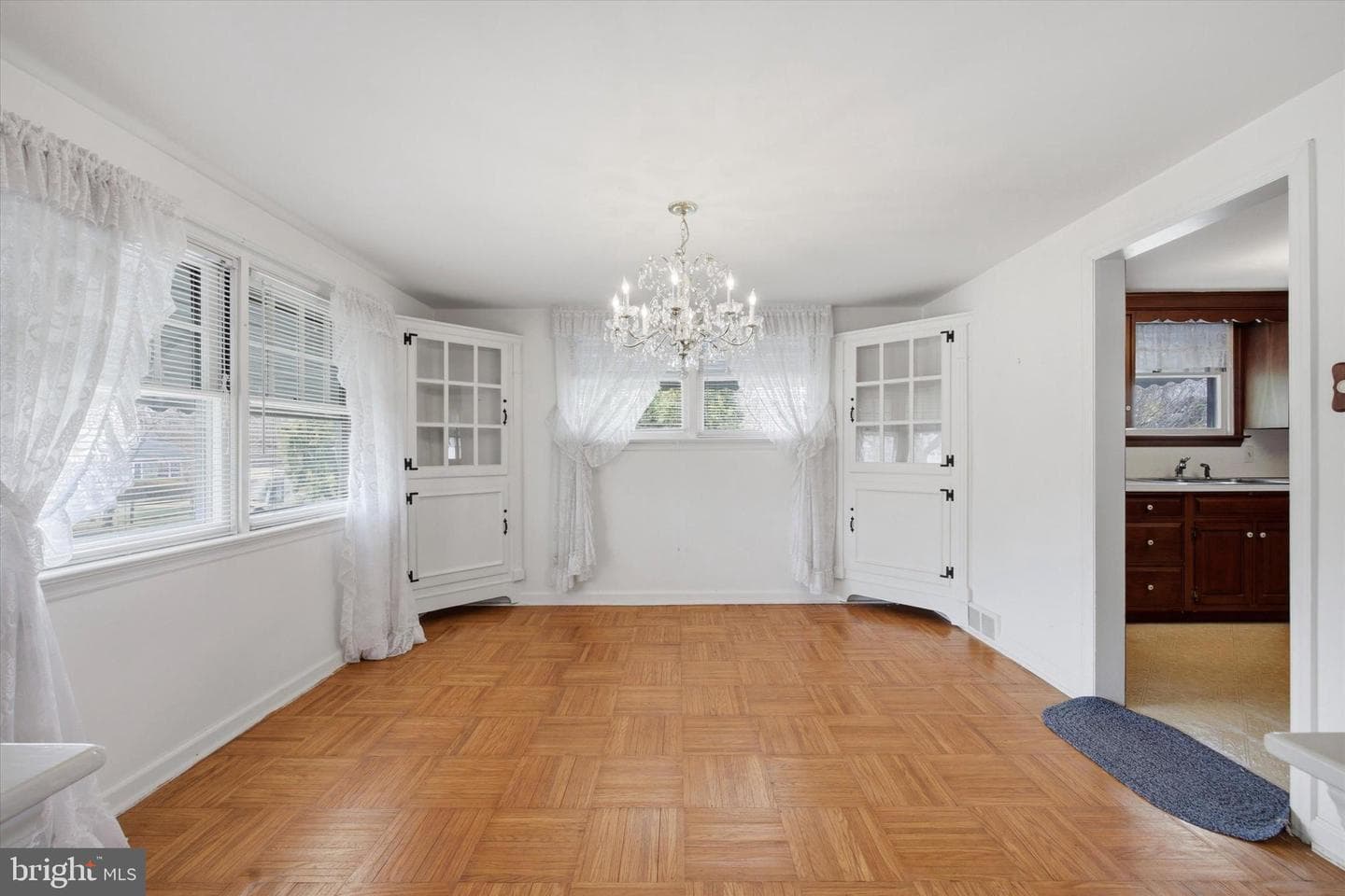 547 Dorothy Lane photo 5