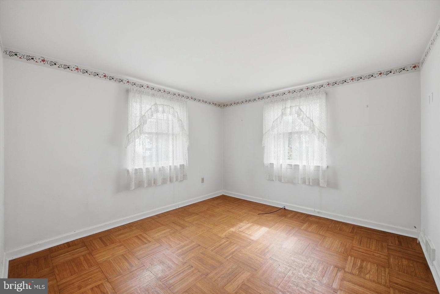 547 Dorothy Lane photo 9