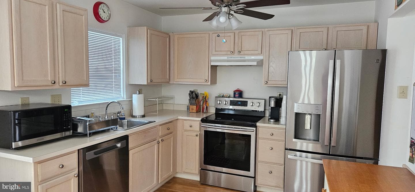 830 Amber Lane photo 5