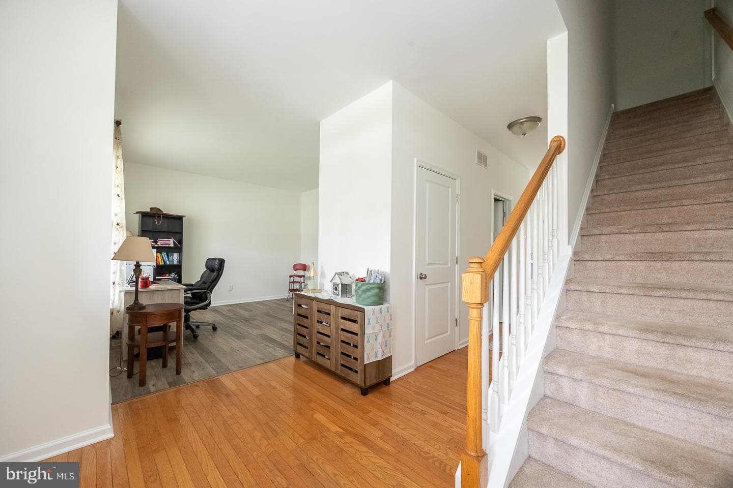 310 W 8th Avenue photo 3