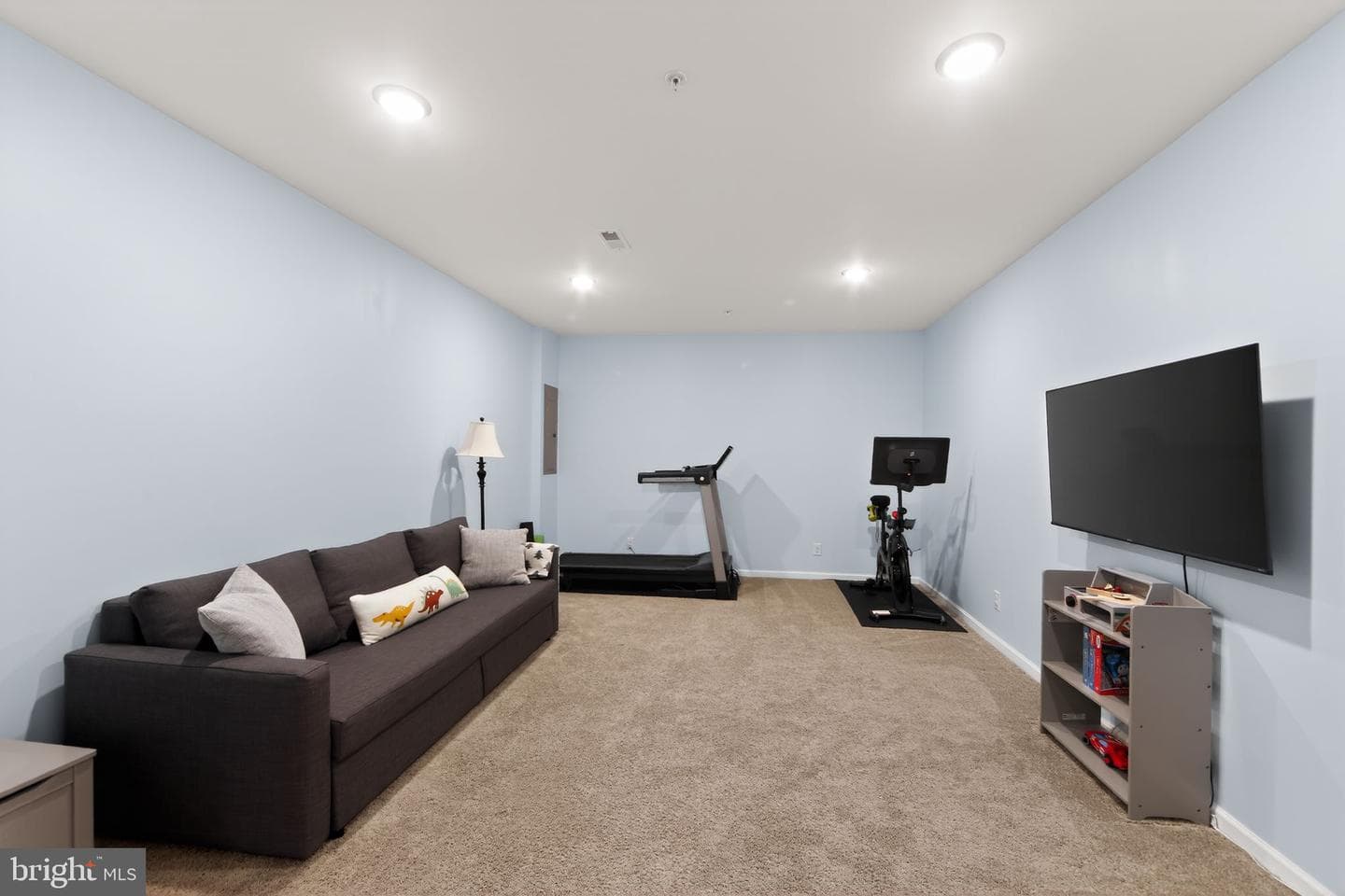 302 Stafford Court photo 37