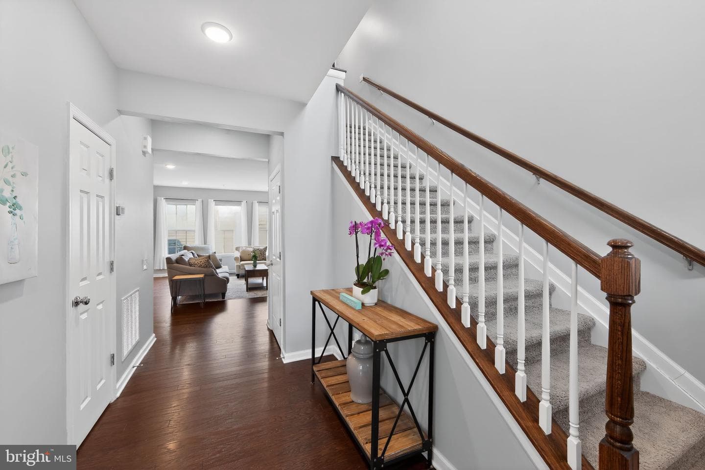 302 Stafford Court photo 4