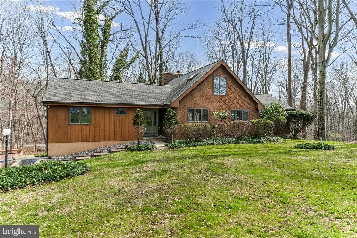 9 Adams Way photo 1