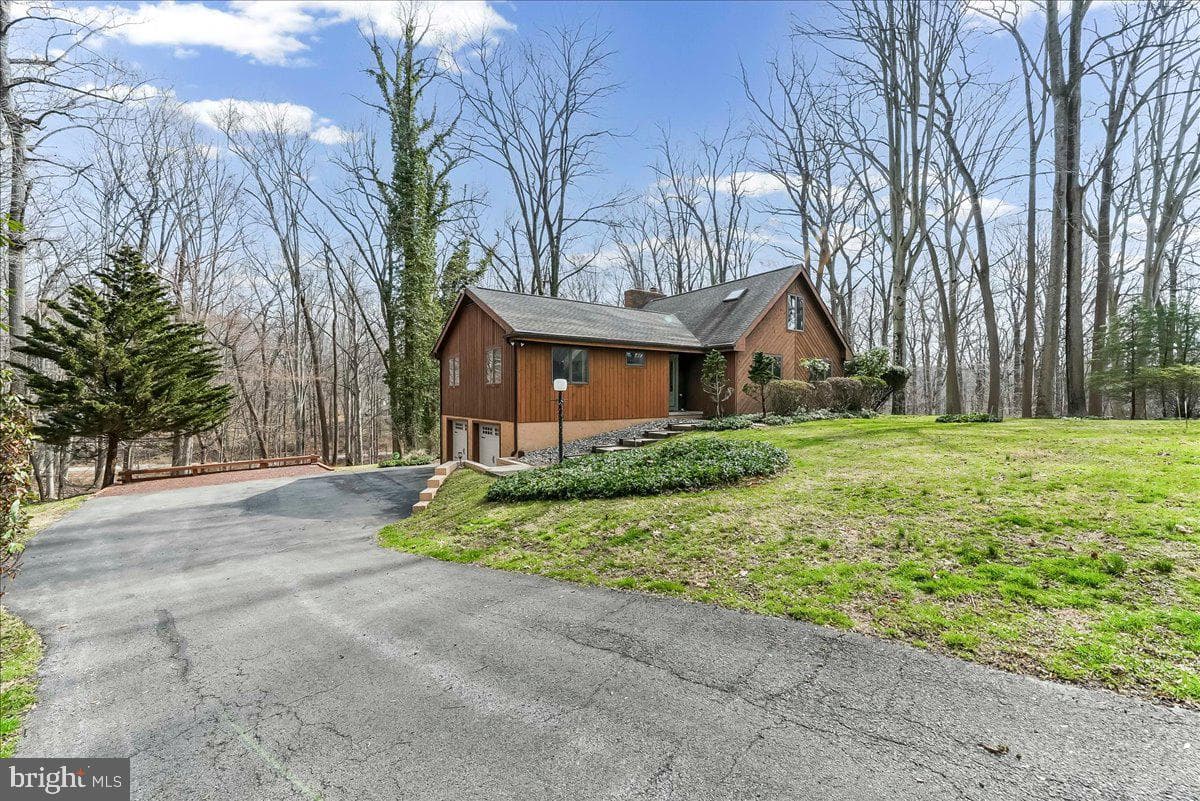 9 Adams Way photo 35