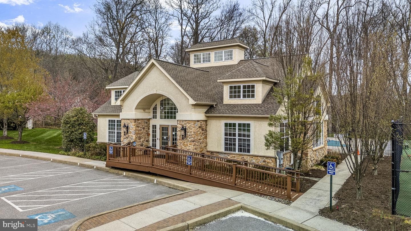 2103 Jacobs Mill Circle photo 33