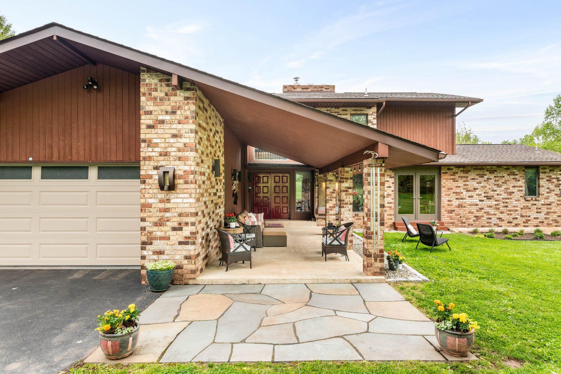 703 Ridge Road photo 2