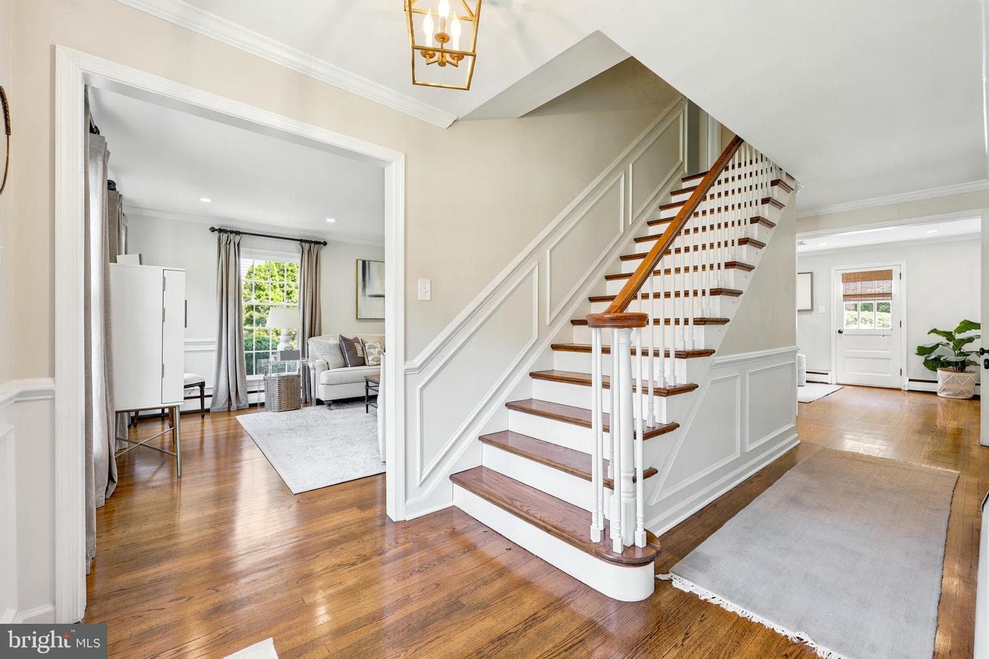 566 Upper Weadley Road photo 4