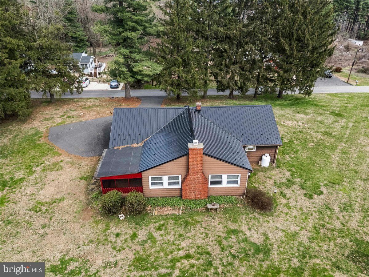 20 Holly Drive photo 33