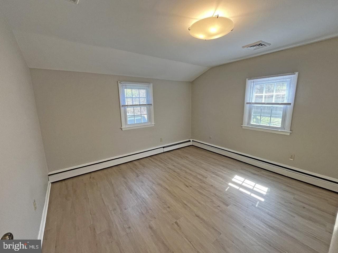 1526 Telegraph Road photo 10