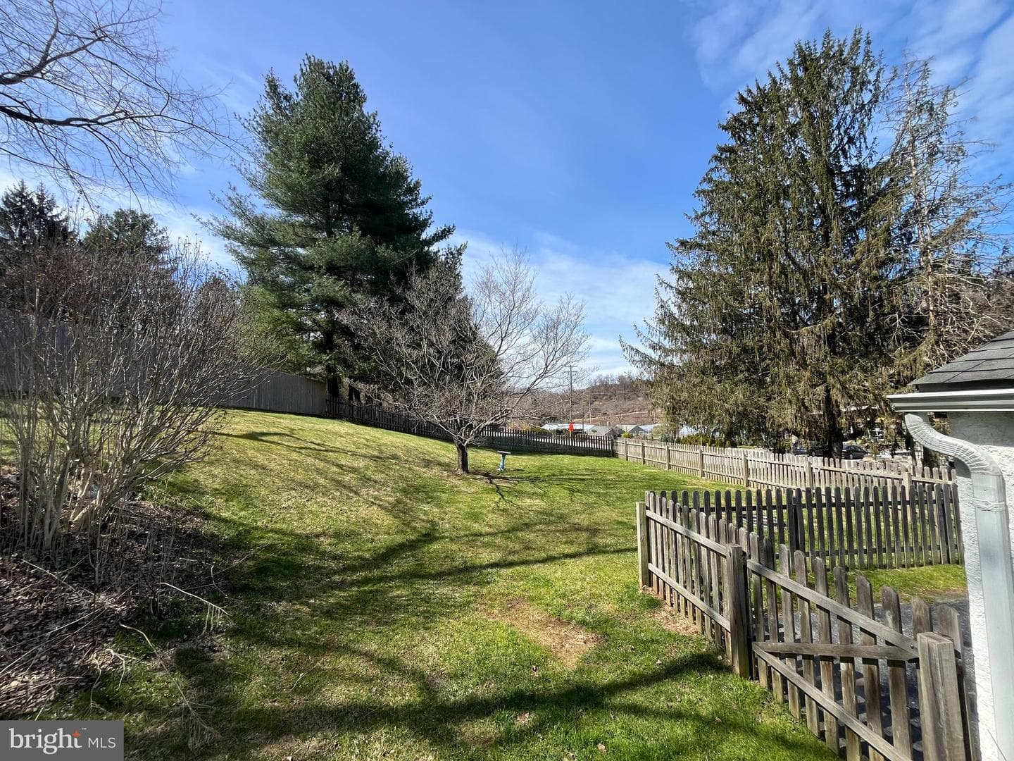 1526 Telegraph Road photo 21