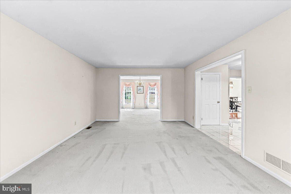 100 Trowbridge Lane photo 12