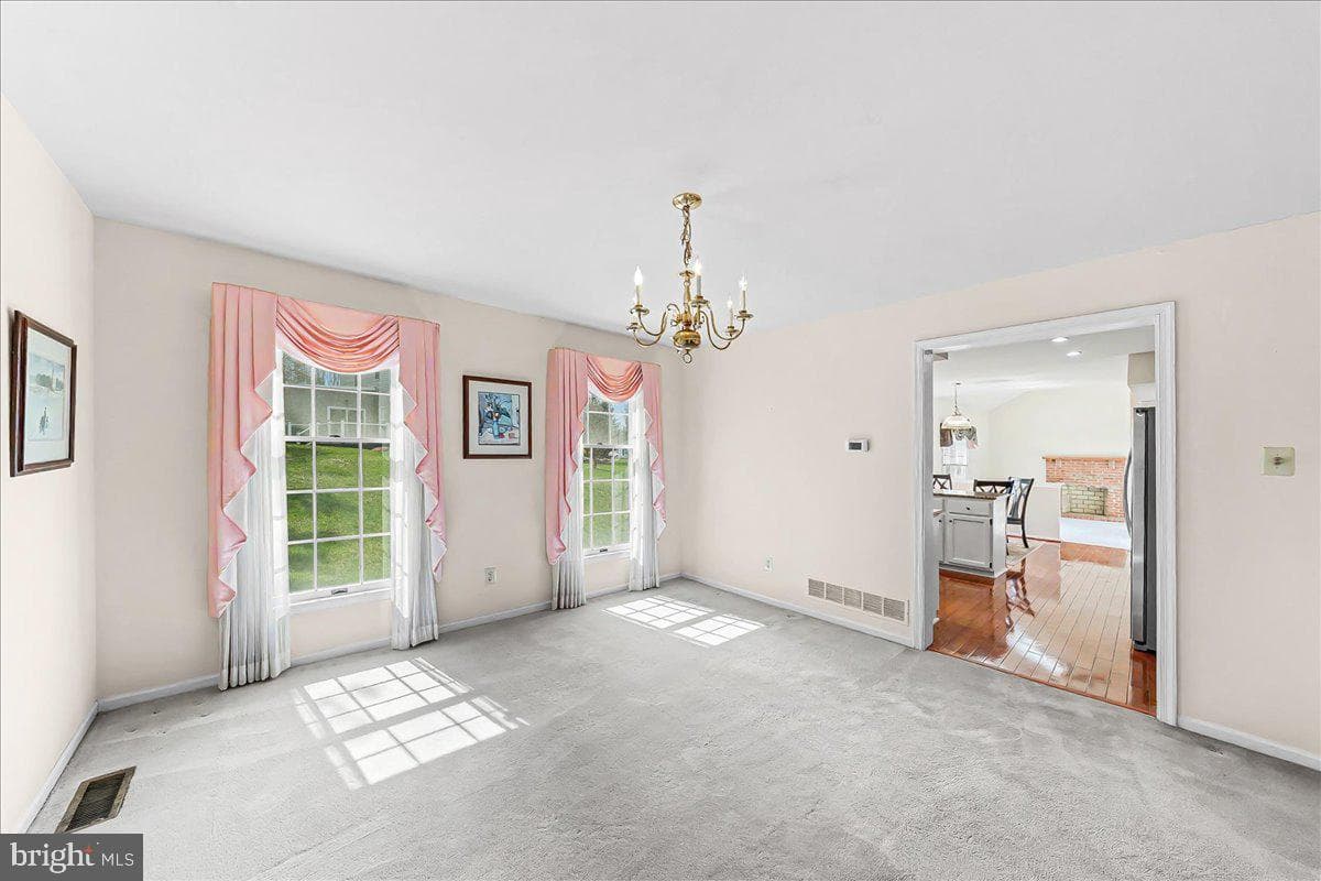 100 Trowbridge Lane photo 13